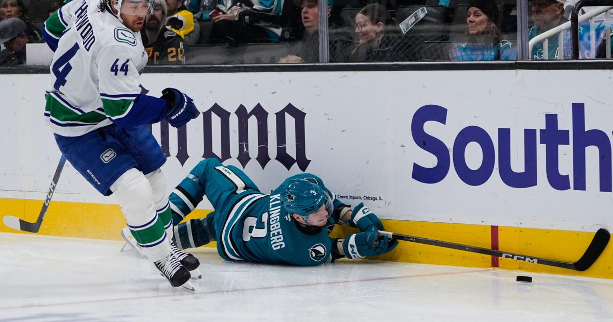 Will Smith scores as the Sharks edge the Canucks 3-2 | National Sports
