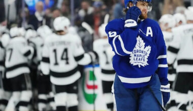 SIMMONS: Raptors hot, Leafs not - and is it time the Leafs do the NBA thing and tank the season?