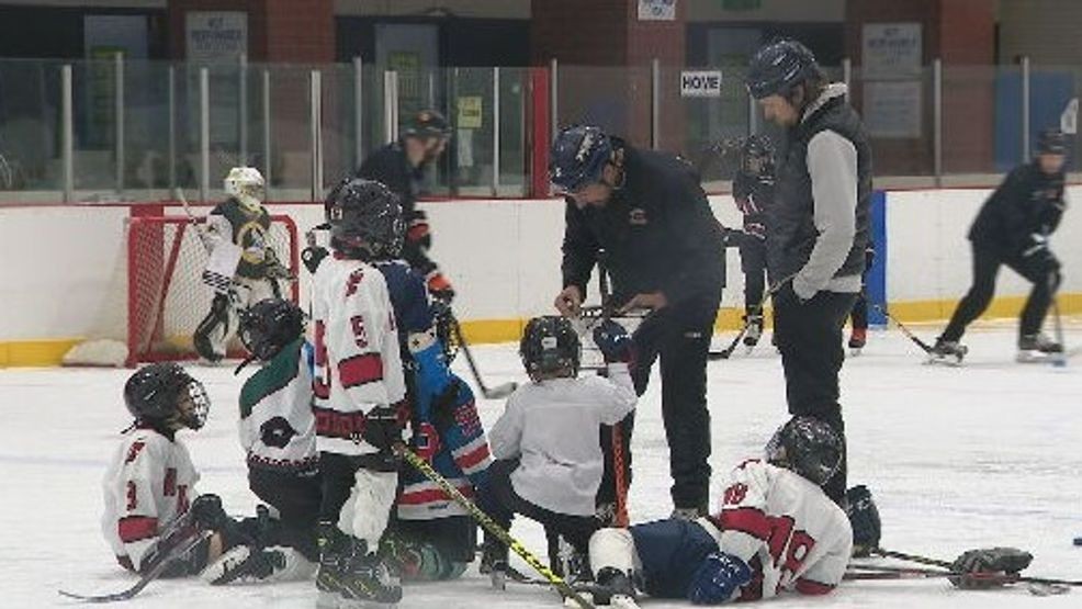 Young hockey players take to the ice at Centennial Sportsplex. (Photo: FOX 17 News)
