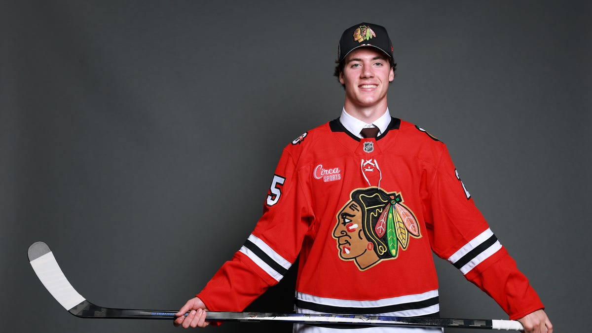 MSU hockey commit leads high school football team to state title