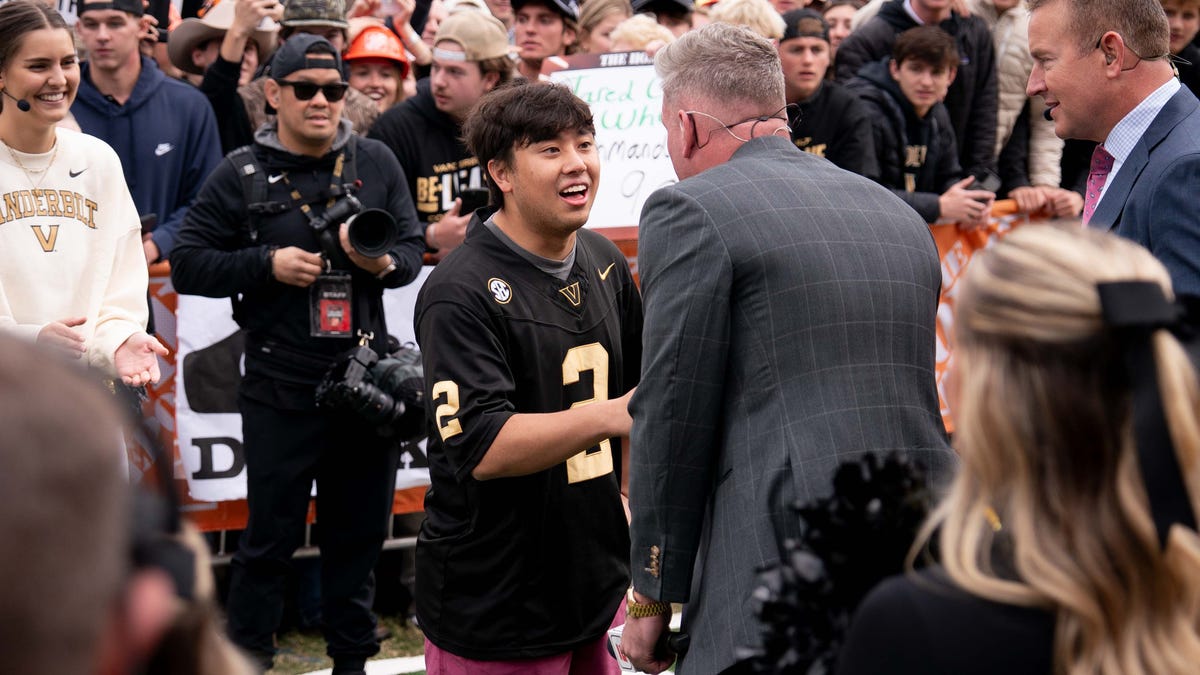 Vanderbilt's Tyler Hwang, who won 'College GameDay' kick, wins Predators contest