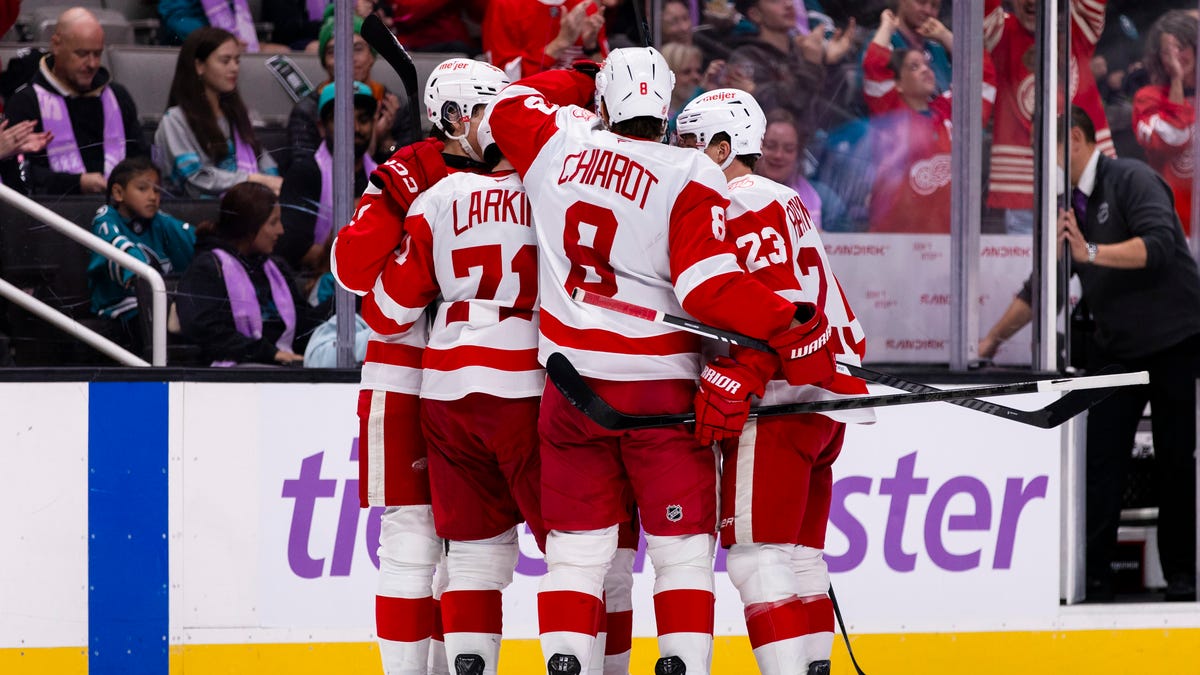 Detroit Red Wings chomp San Jose Sharks, 3-2, in shootout