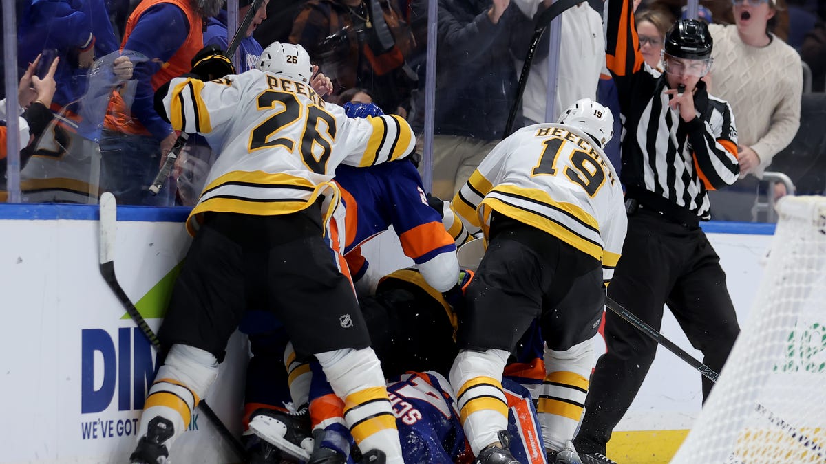 Islanders jump Nikita Zadorov after Bruin roughs up Matthew Schaefer
