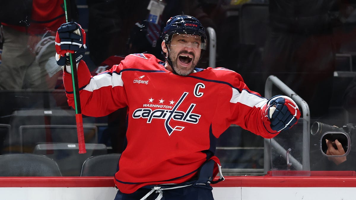 Capitals' Alex Ovechkin scores 900th goal: Breaking down his stats