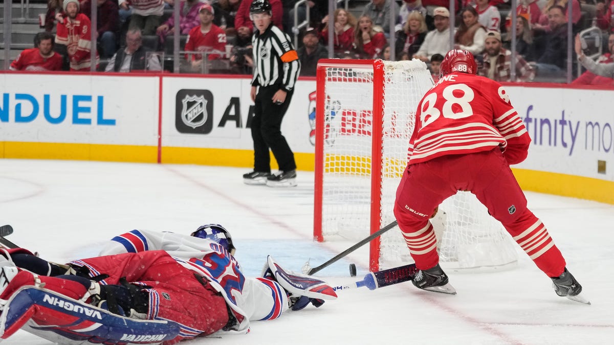 Rangers send Wings to third defeat in four games, 4-1
