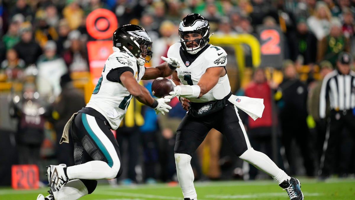 How to watch your favorite Philly pro teams around Thanksgiving