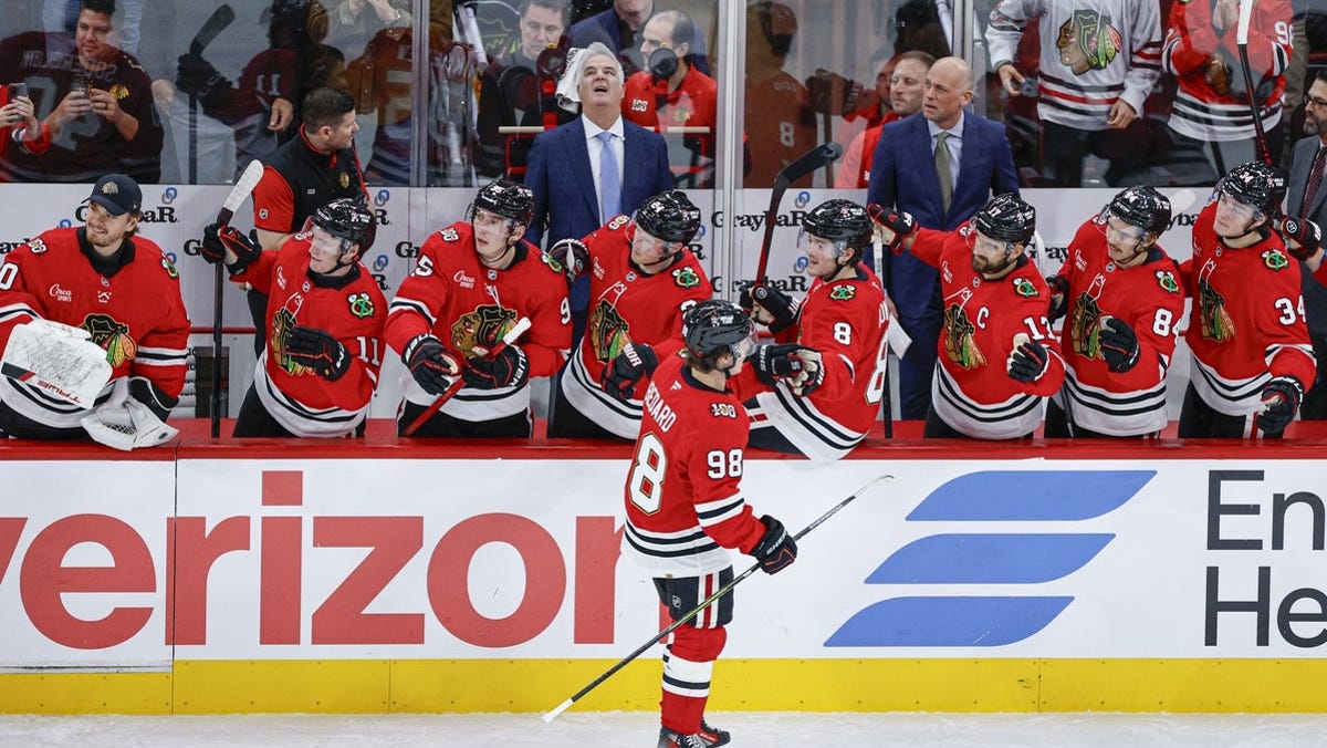 Toronto Maple Leafs vs. Chicago Blackhawks odds, tips and betting trends
