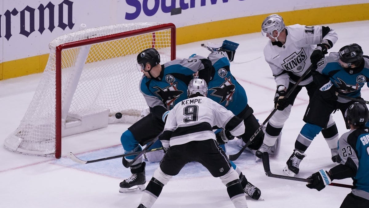 Los Angeles Kings vs. Boston Bruins odds, tips and betting trends