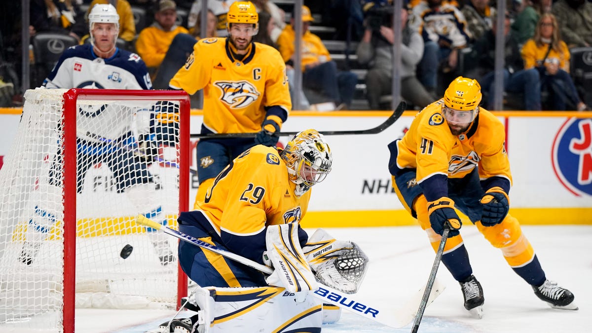 Andrew Brunette dismayed by 'self-inflicted' errors in Predators loss