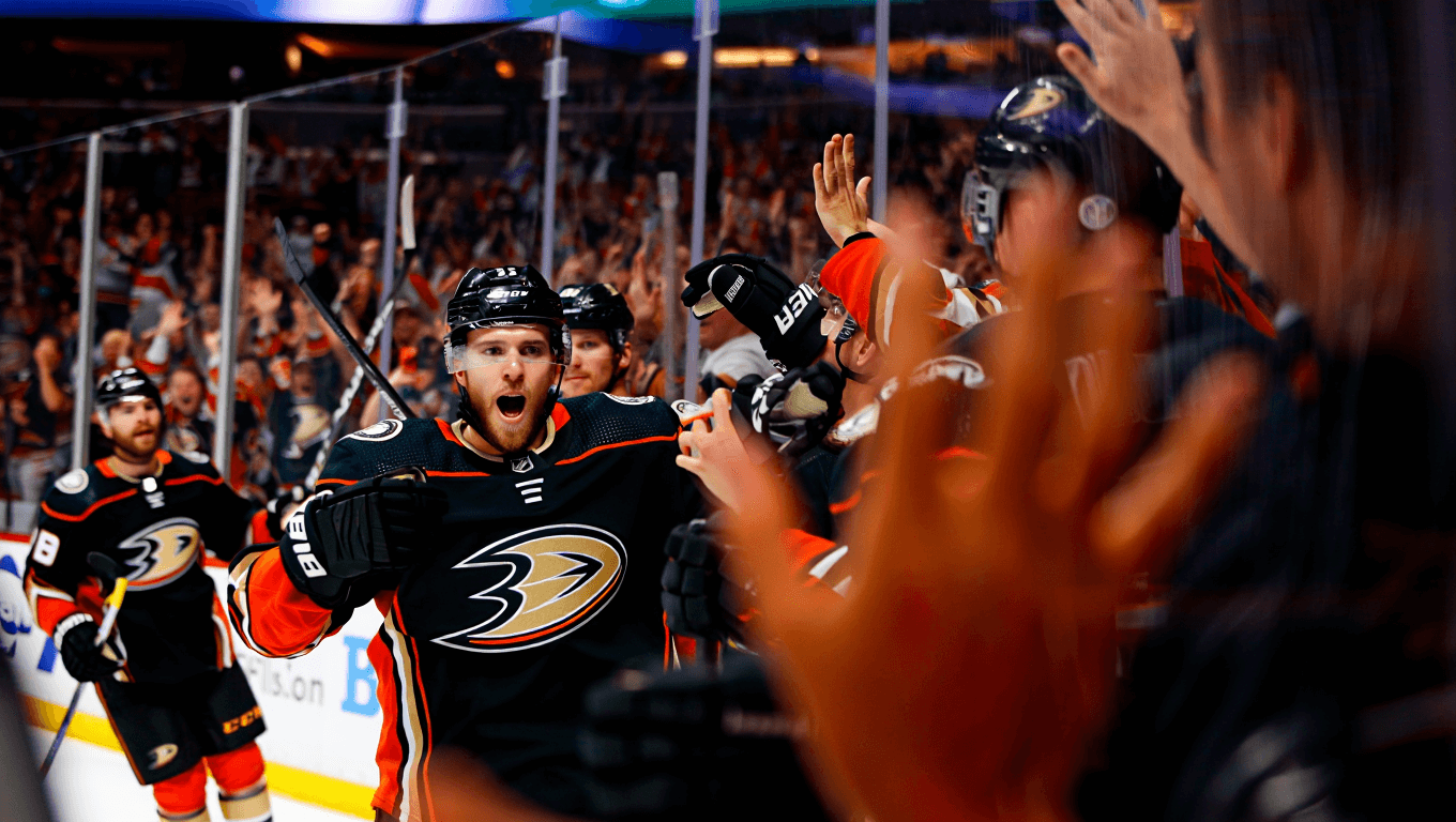 Canucks vs Ducks bring playoff intensity to Honda Center tonight, Anaheim looking to extend home dominance