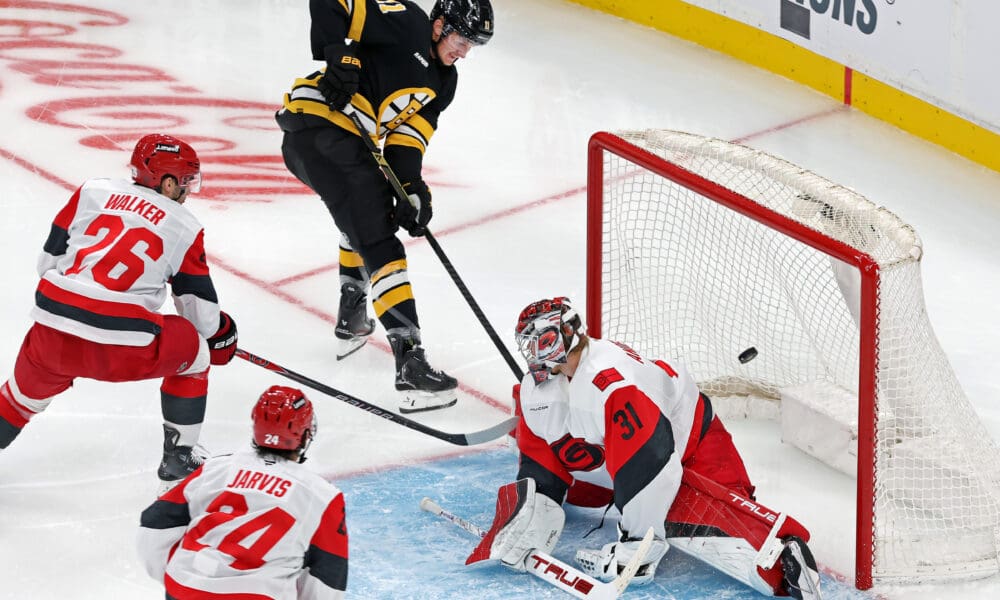 boston-bruins-carolina-hurricanes