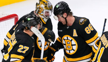 Watch this scary moment for Bruins goalie Jeremy Swayman