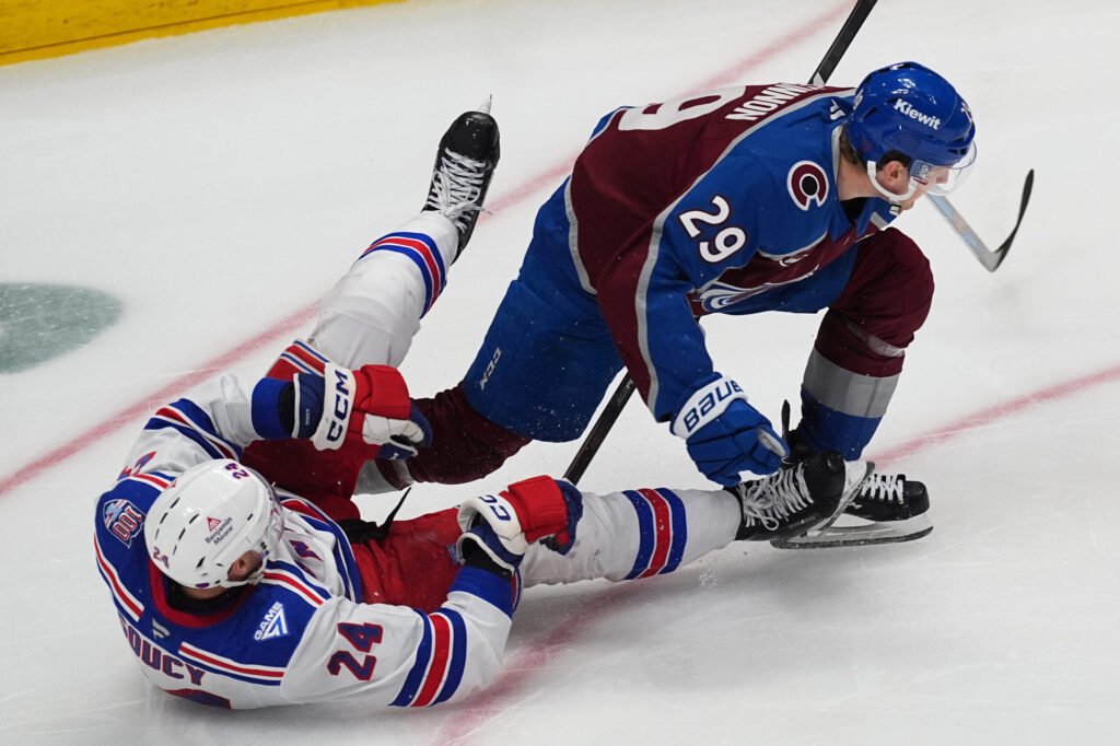 Avalanche, MacKinnon make history in 6-3 win over N.Y. Rangers