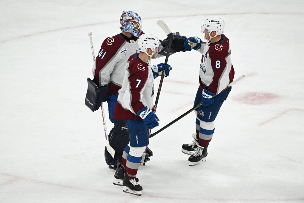 Scott Wedgewood's 22-save shutout against Blackhawks makes Avalanche history