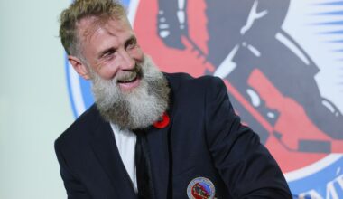 Joe Thornton, Zdeno Chara begin celebrating in Toronto