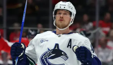 NHL News: Canucks' Elias Pettersson explains handling two-way role amid offensive pressure
