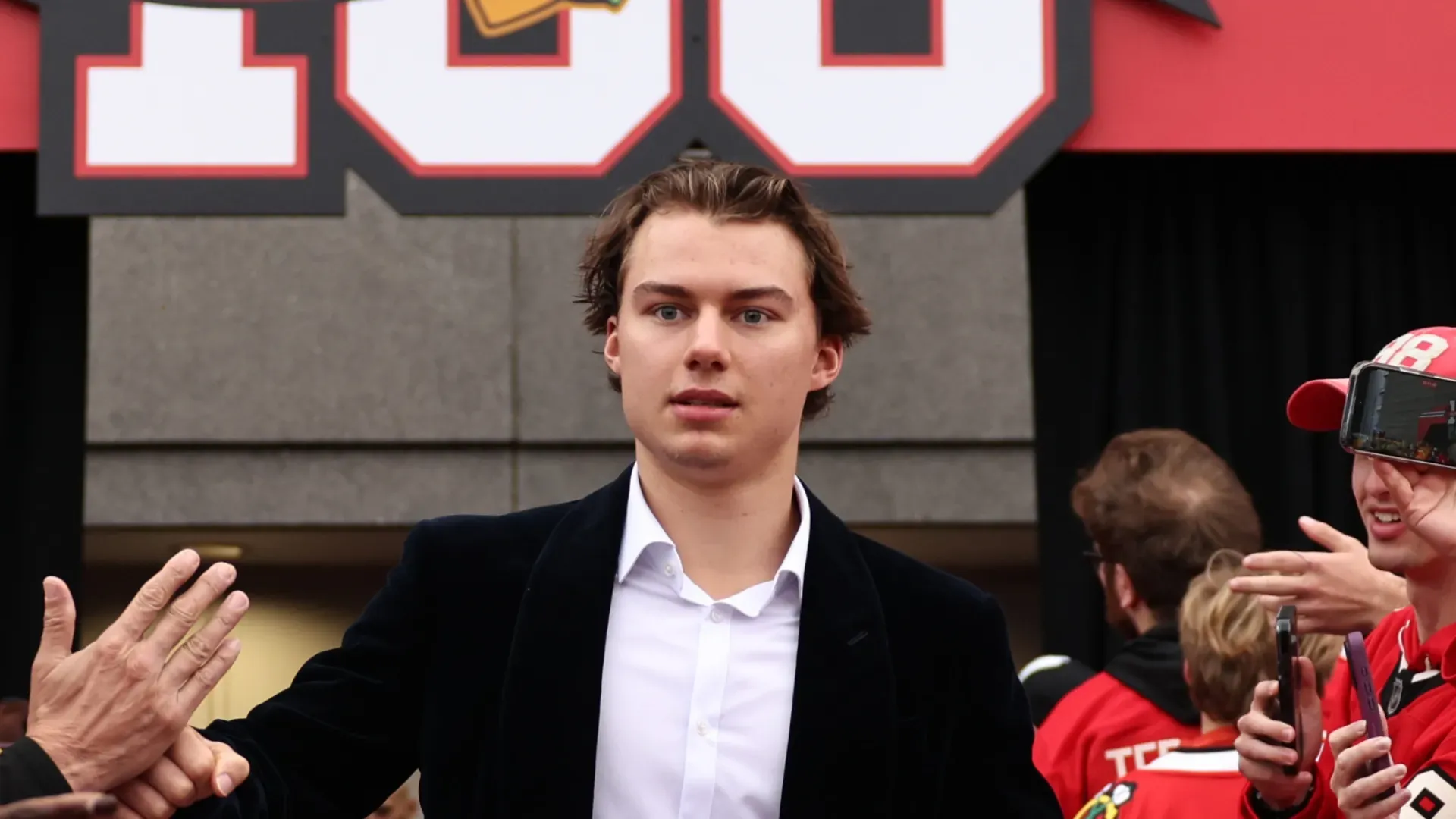 Connor Bedard arrives to red carpet