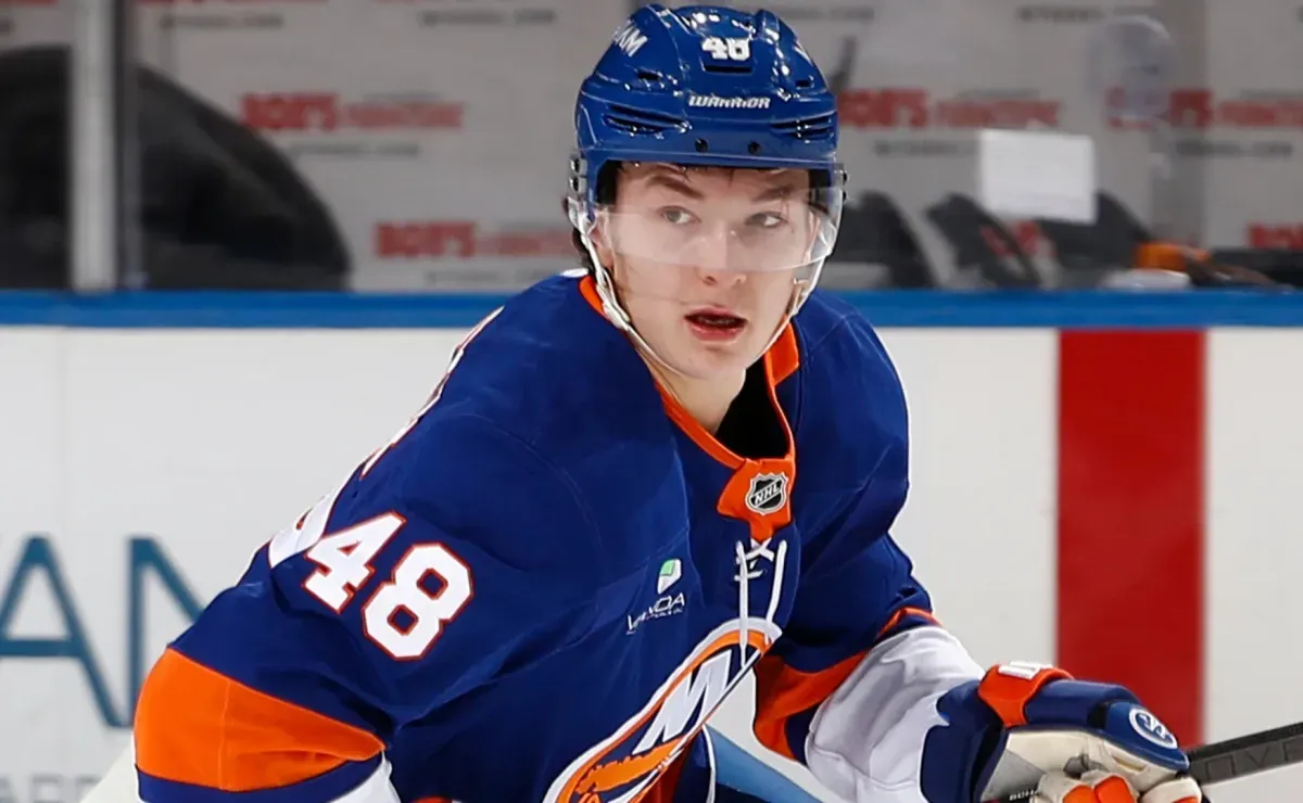 NHL News: NY Islanders' Matthew Schaefer draws attention from Todd McLellan after dominant win vs Red Wings