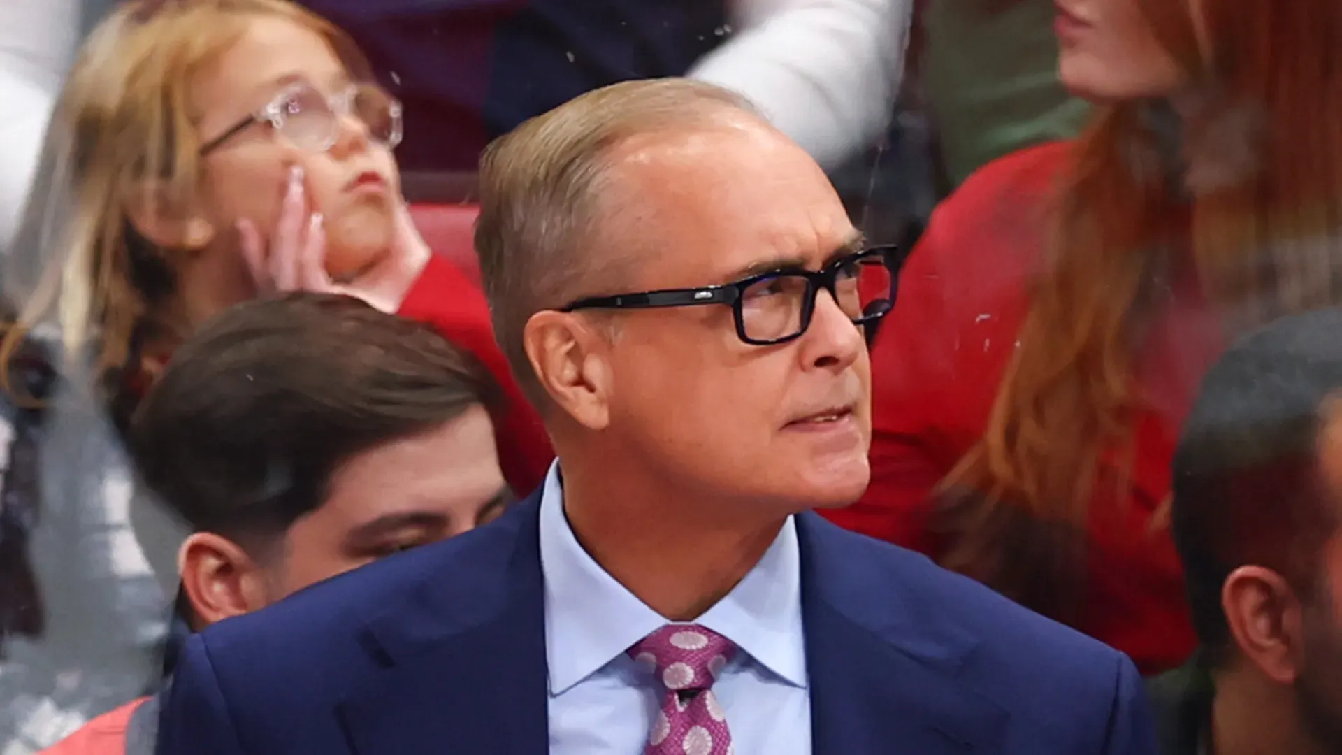 Paul Maurice standing behind the bench
