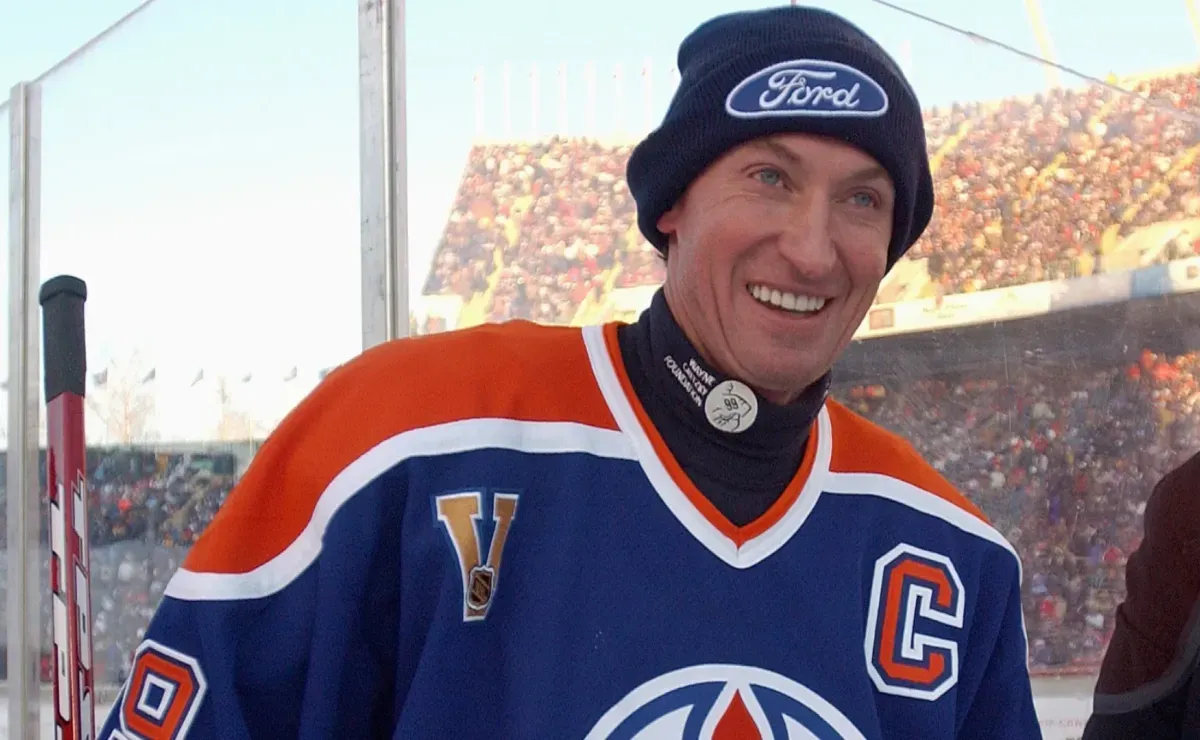 Players with the most goals scored in a single NHL season: The runs that set new hockey records