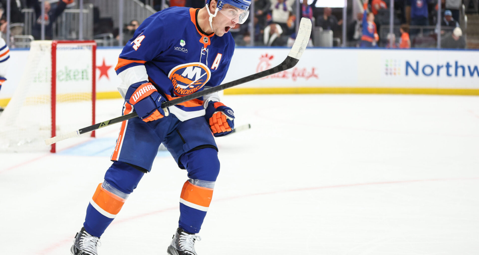 Islanders' Bo Horvat on Pace for a Career-High in Scoring - The Hockey Writers -