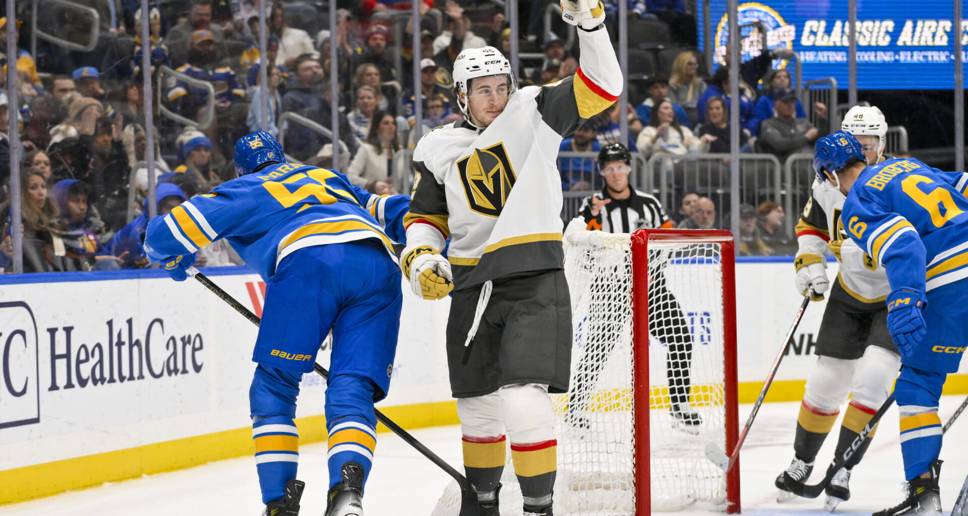 Golden Knights Snap 4-Game Losing Streak in 4-1 Victory Over the Blues - The Hockey Writers - Vegas Golden Knights