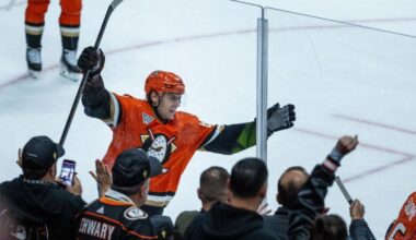 Ian Moore scores tiebreaking goal in Ducks' 4-3 win over Bruins