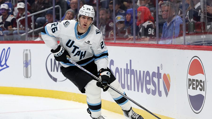 Utah Mammoth Dmitri Simashev...