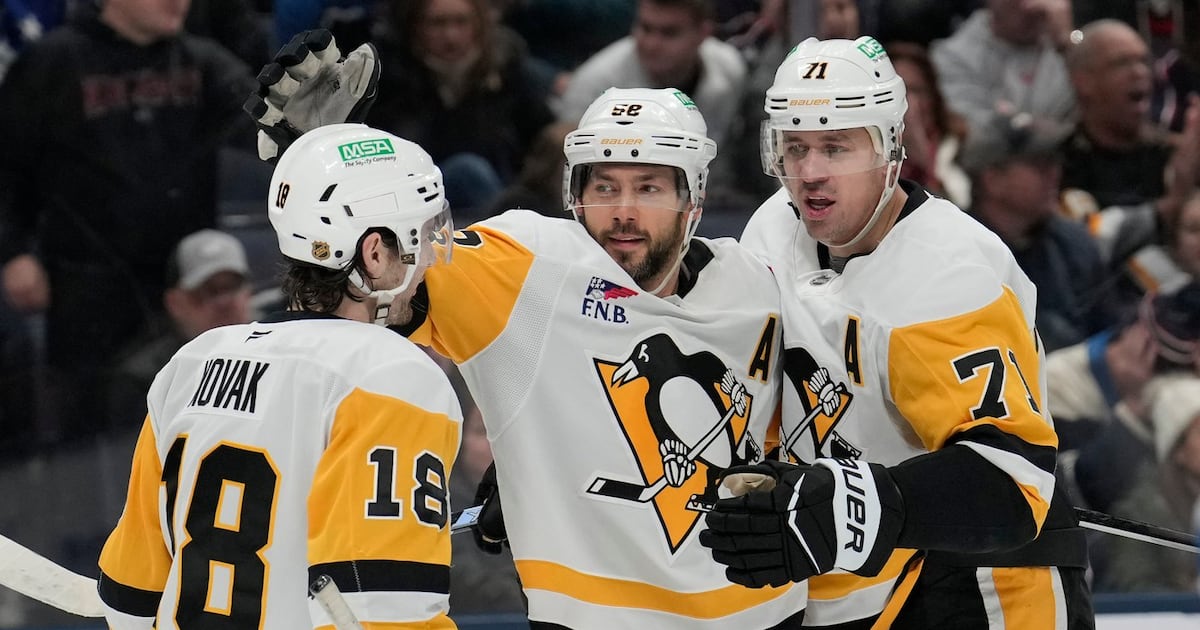 Kris Letang scores in OT, Crosby nets two as Pittsburgh Penguins beat Columbus Blue Jackets