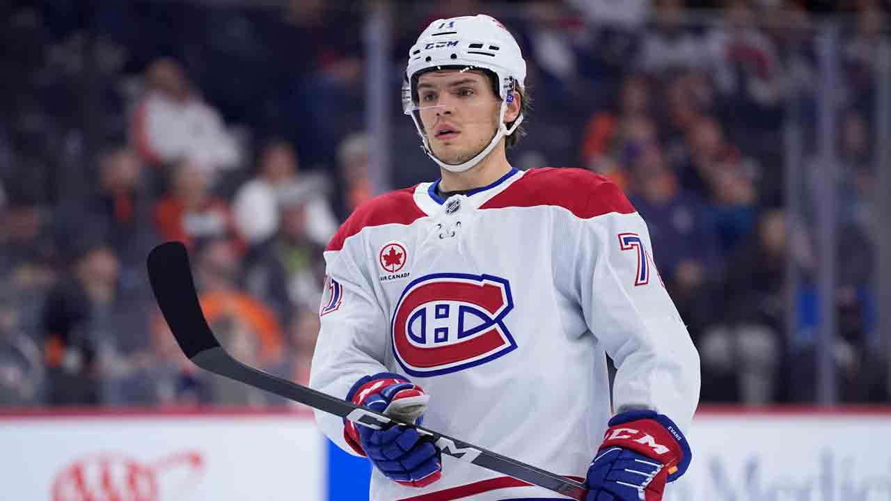 Canadiens' Jake Evans exits after hit from Capitals' Tom Wilson