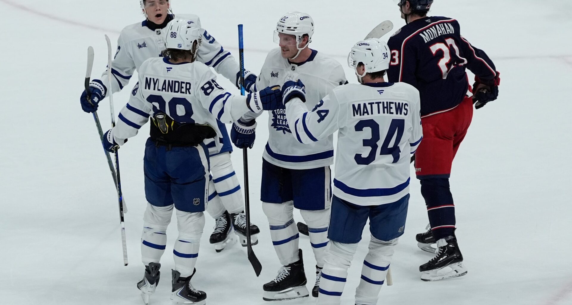 Nylander scores in overtime to lift Maple Leafs past Blue Jackets