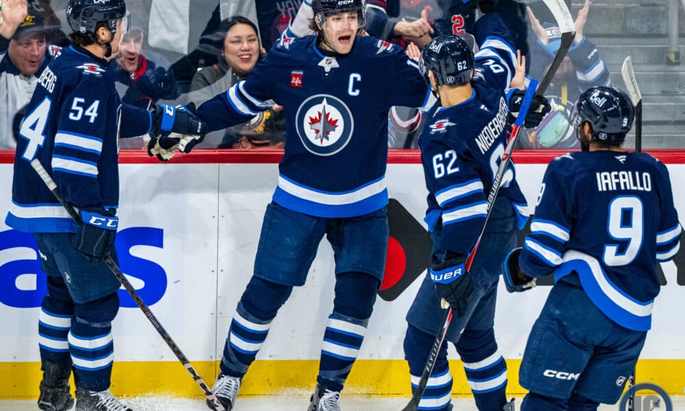 Winnipeg Jets Morning Papers – Illegal Curve Hockey