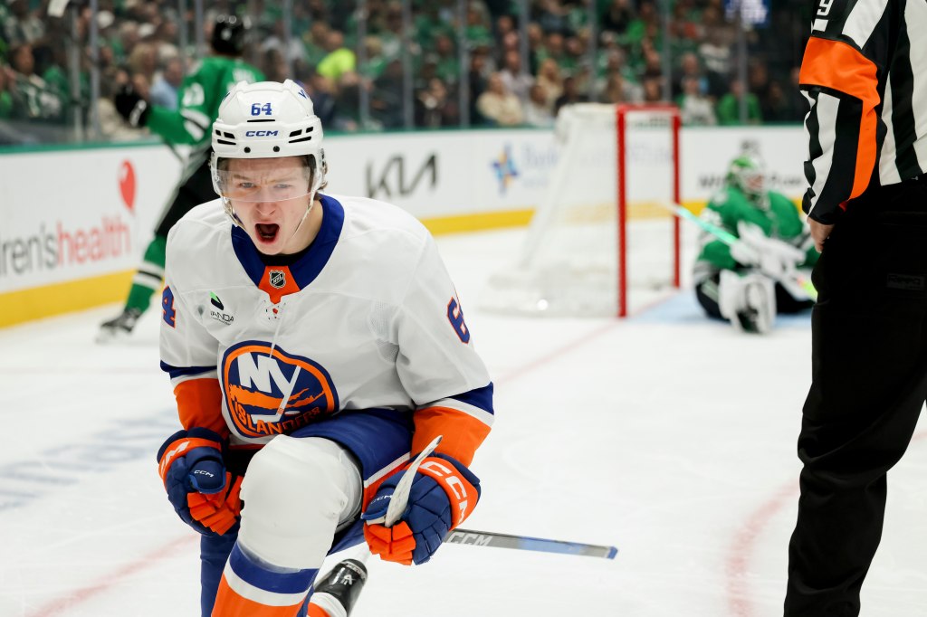 Cal Ritchie celebrates after scoring a goal in the Islanders' 3-2 win over the Stars on Nov. 18, 2025.