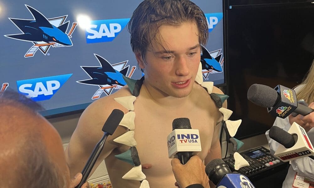 SJHN Daily: Reaves Shares Story Behind Sharks' New Player of the Game Award