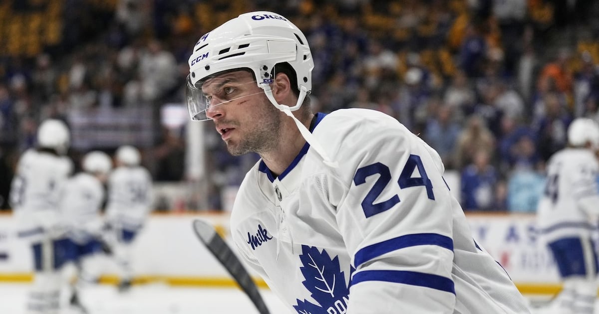 Toronto Maple Leafs F Scott Laughton exits game with upper-body injury