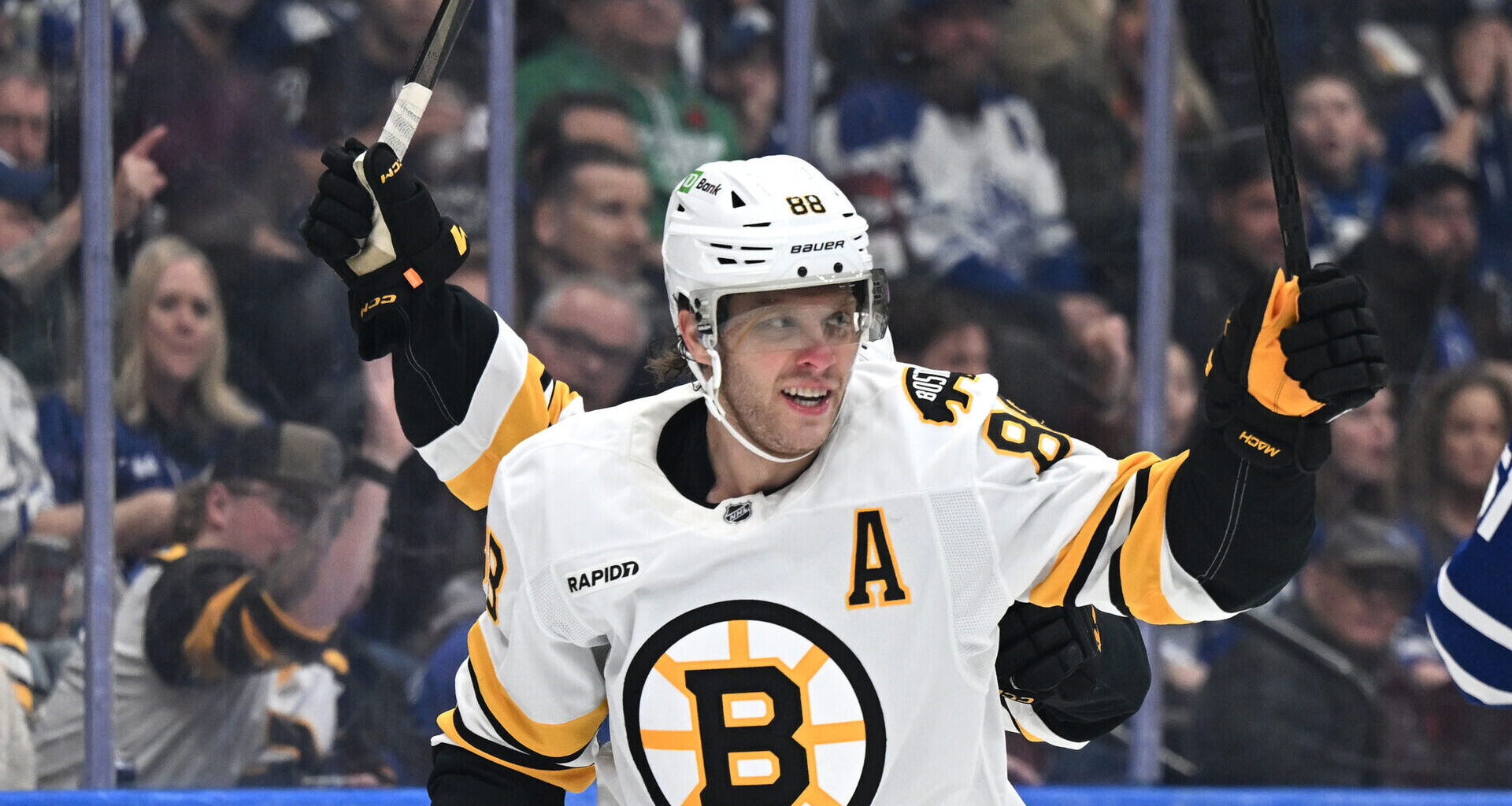 Marco Sturm Reveals Hilarious Reaction To David Pastrnak's 400th Bruins Goal