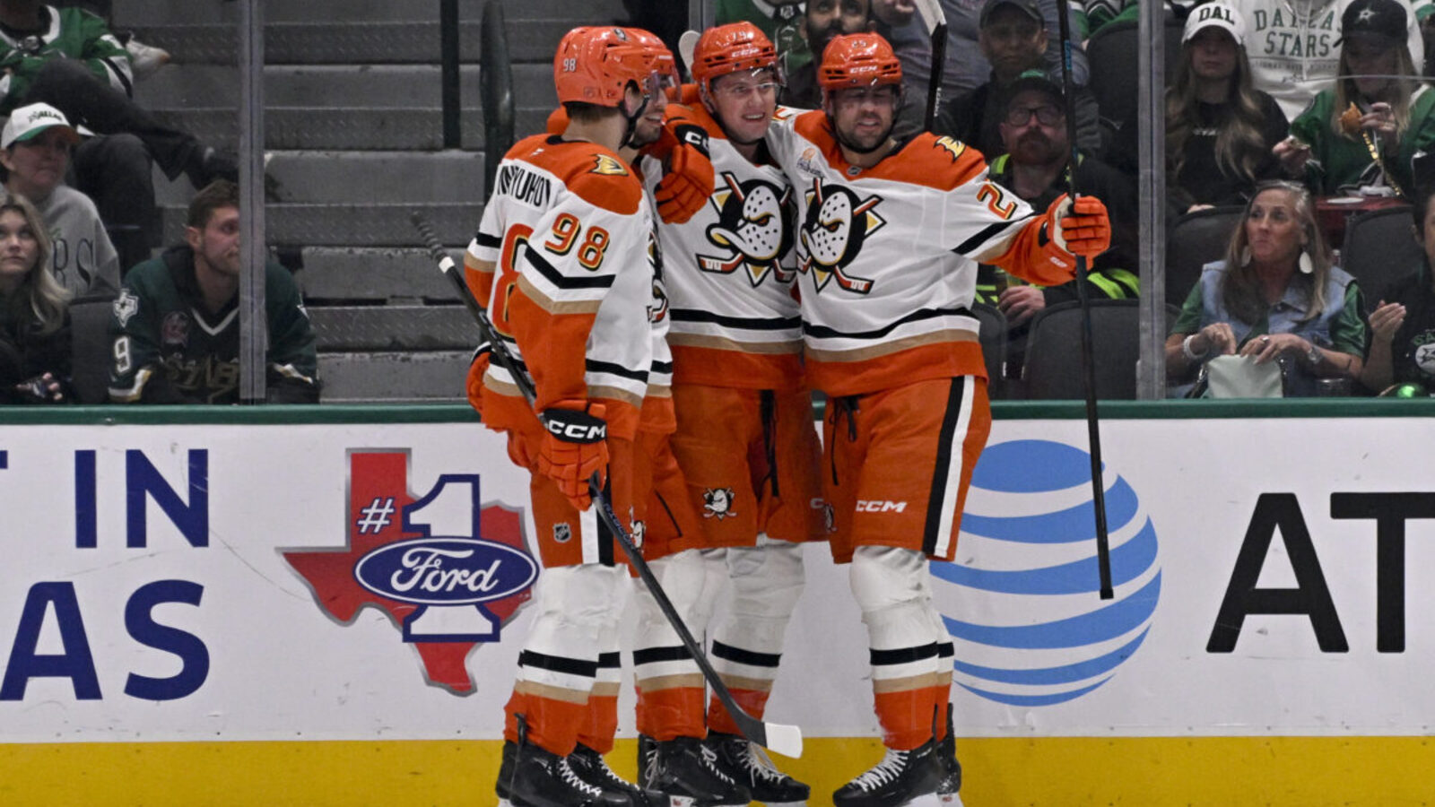 Ducks Push Winning Streak to 5 Games with 7-5 Win Over Stars