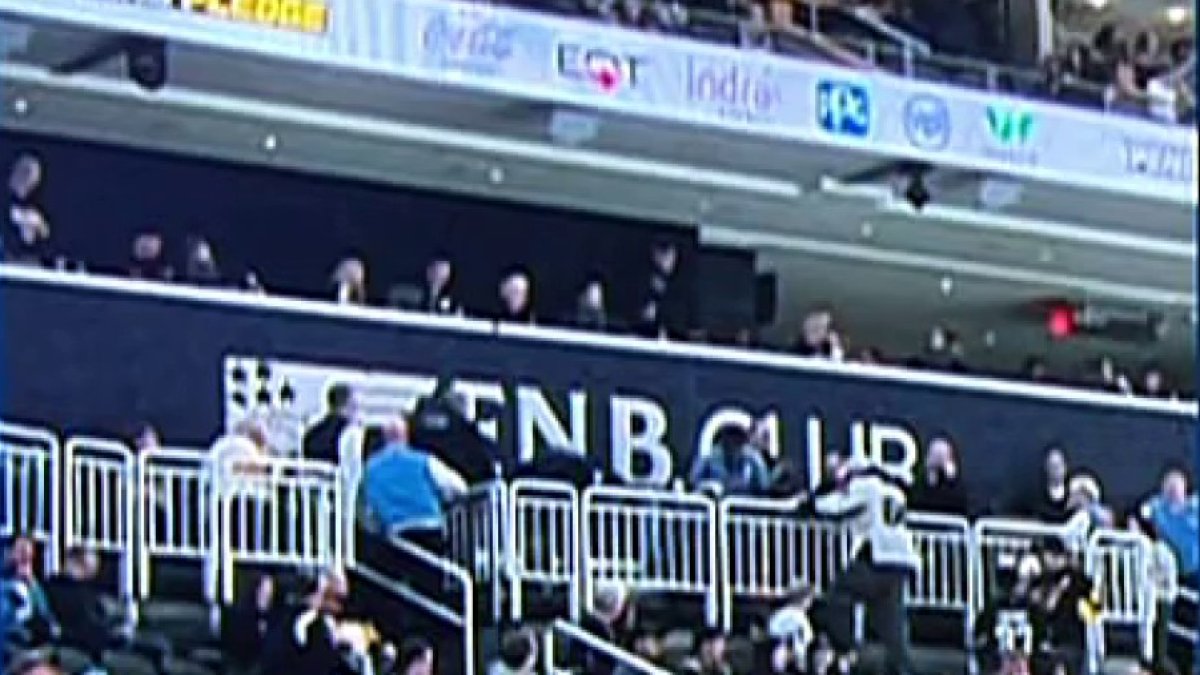 Fan at Penguins game falls from upper concourse – NBC10 Philadelphia