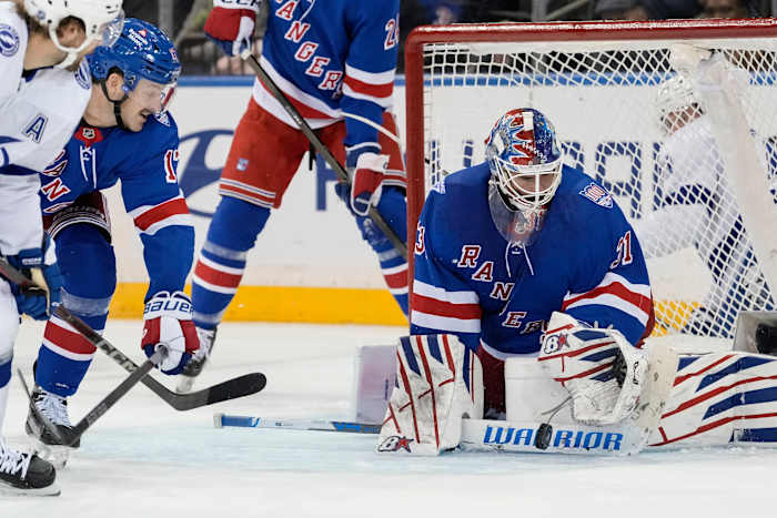 Rangers fail to duplicate road success at MSG, fall to 2-8-1 at home after loss to Lightning