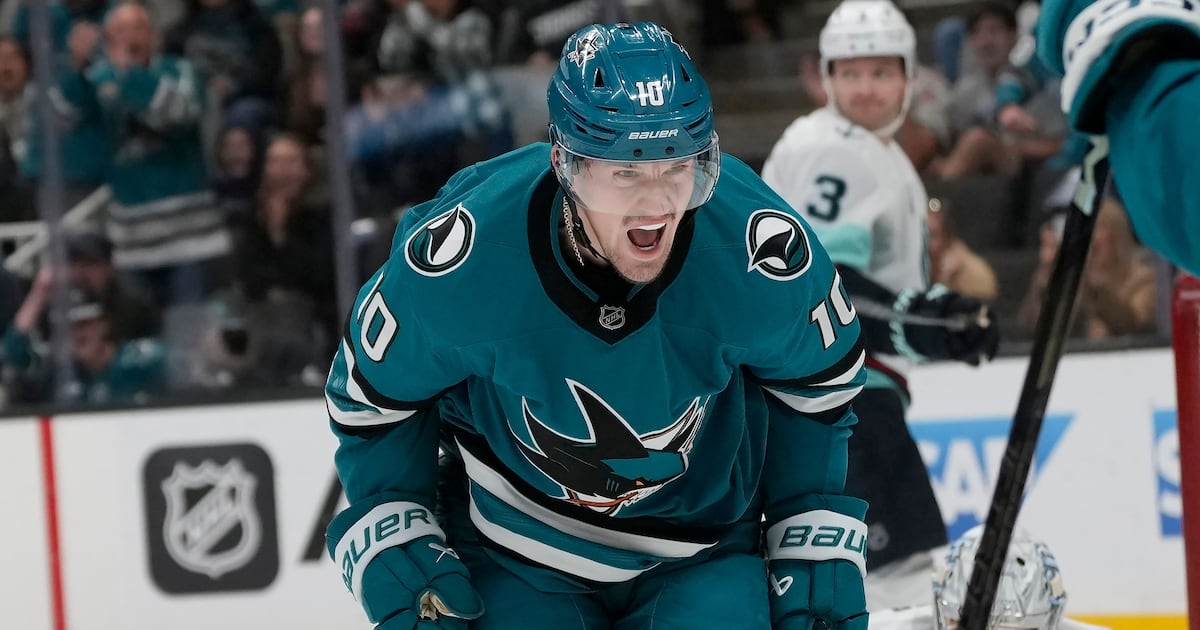 Ex-Oilers F Klim Kostin returns to KHL on deal for remainder of season