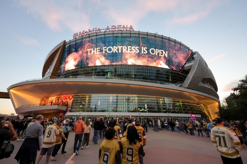 coyote country logo white