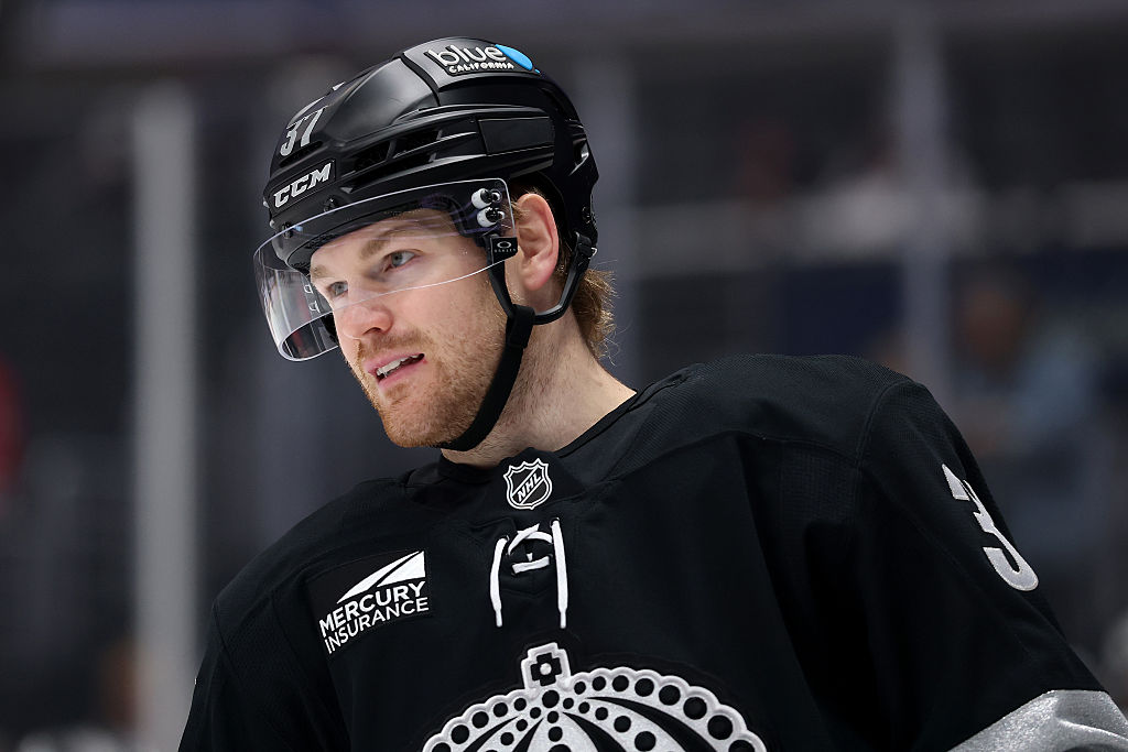 Thanksgiving Practice Updates on Doughty, Foegele, Turcotte