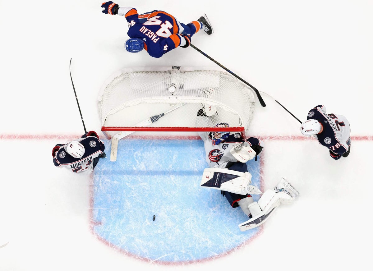 Blue Jackets overcome sluggish start, then fritter away late lead in loss to Islanders