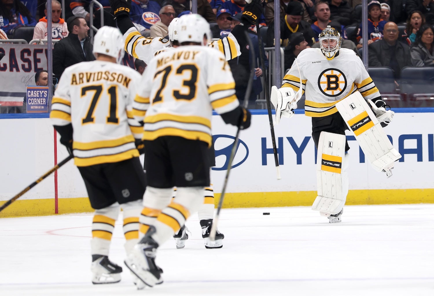 Bruins rally late, beat Islanders in shootout - 98.5 The Sports Hub