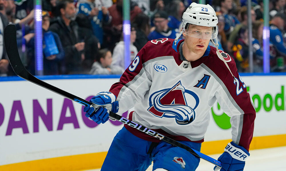 Avalanche star Nathan MacKinnon earns honor for dominant week