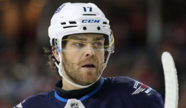 Adam Lowry, Jets agree on 5-year, $25 million extension