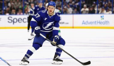Hagel Leads Lightning to Victory over Flyers with Three-Point Game