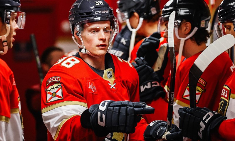 Devine, Halliday Debut on Same Night