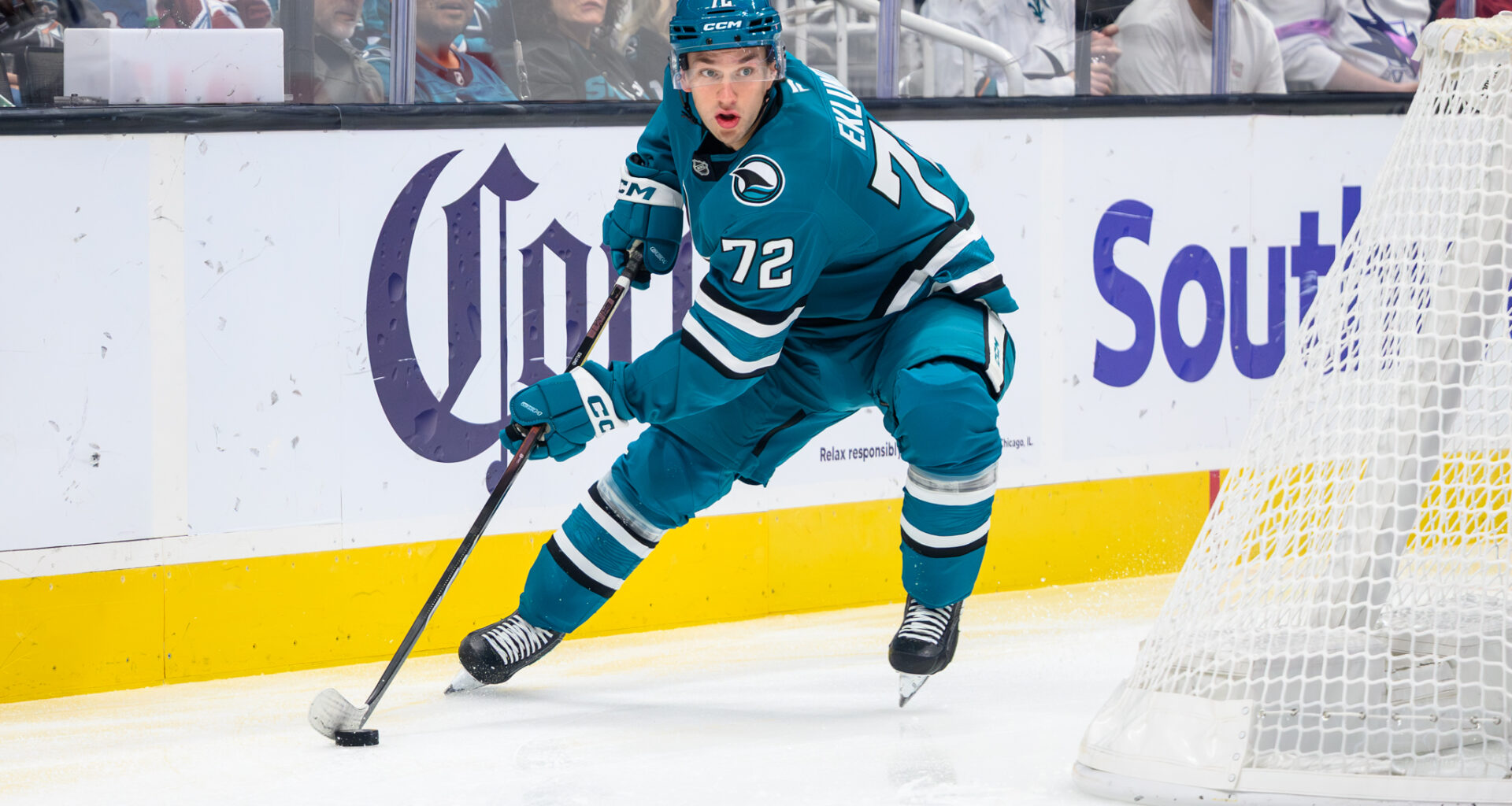 San Jose Sharks forward William Eklund