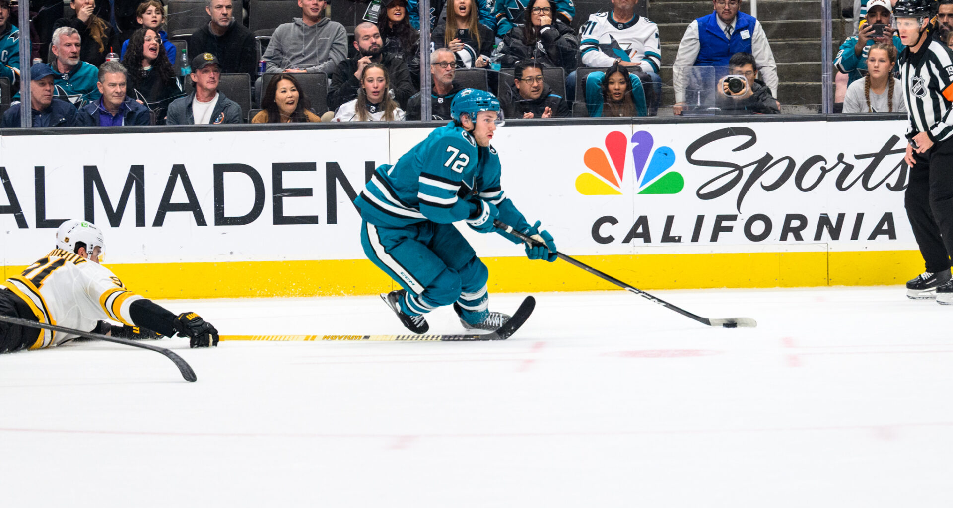 San Jose Sharks forward William Eklund